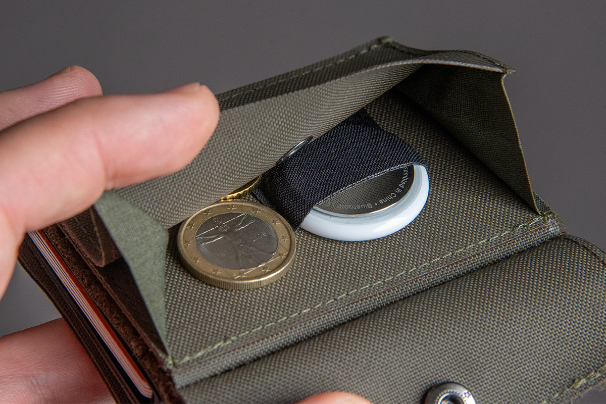 Shield-Germany-Tactical-Wallet-Muenzfach-Airtag-GPS
