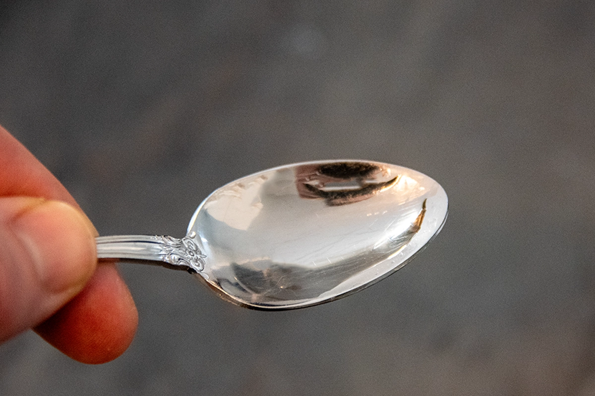 Loeffel mit etwas Wasser