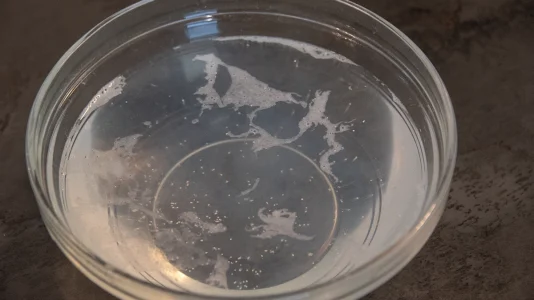 Mothers Earth in Wasser voll aufgeloest